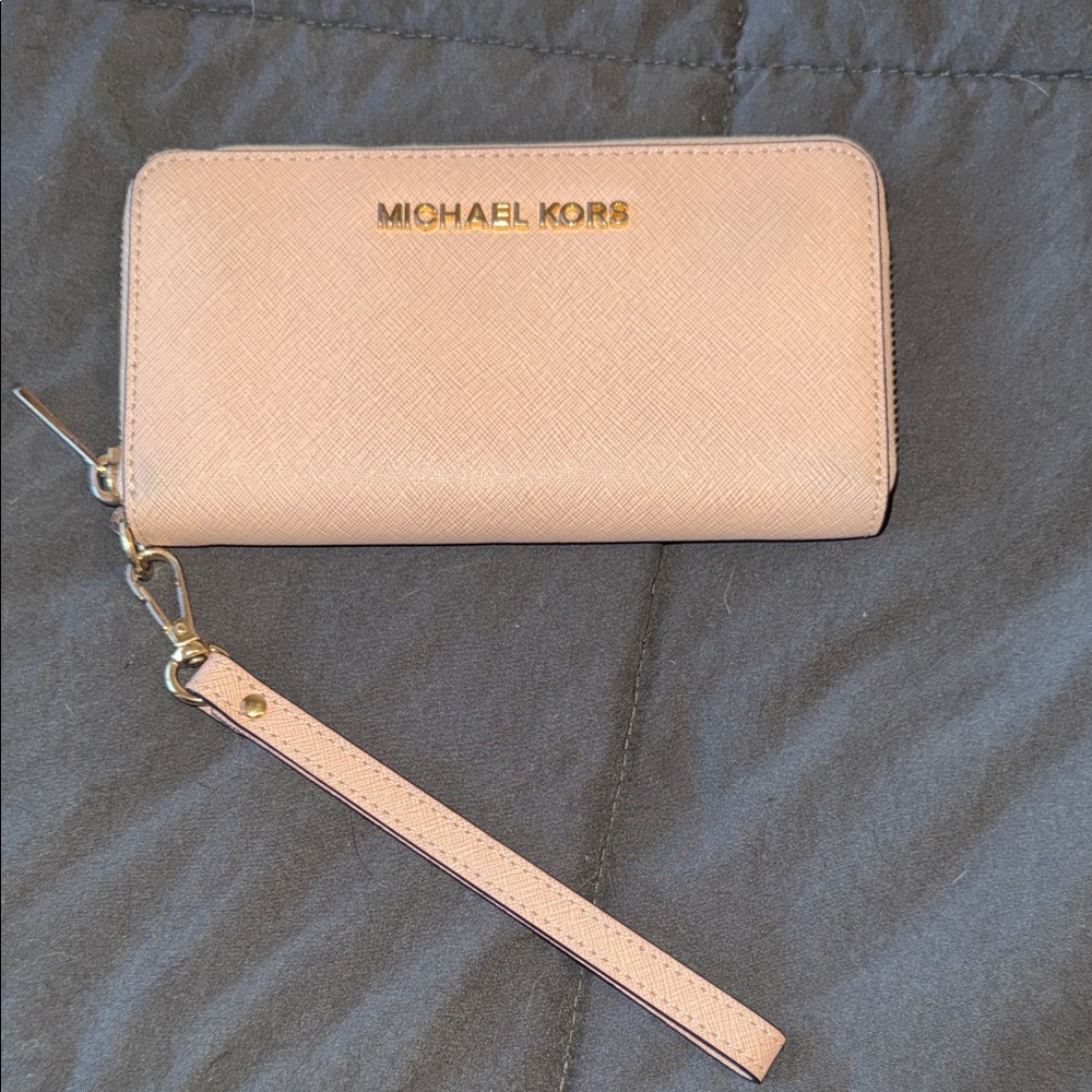 Michael Kors Blush Pink Wristlet
